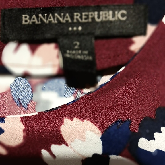 Banana Republic EUC Women's Burgundy Dress w/Floral Pattern, Sz 2, Tie on Sleeve - Picture 2 of 9